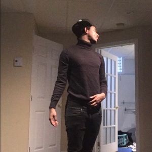 Meet your Posher, Loic